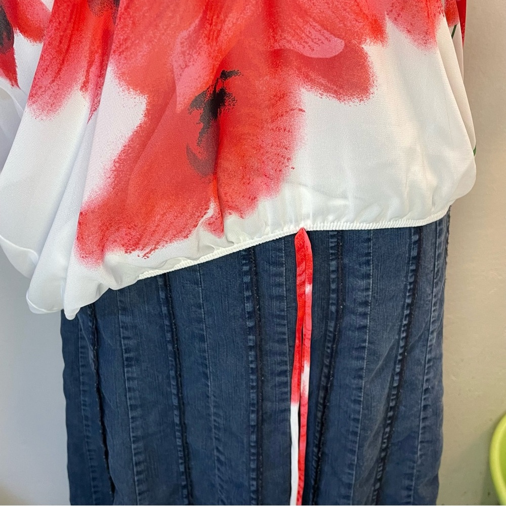 #0239 dressbarn White and Red Blouse Elegant Floral Design-S - Picture 5 of 6